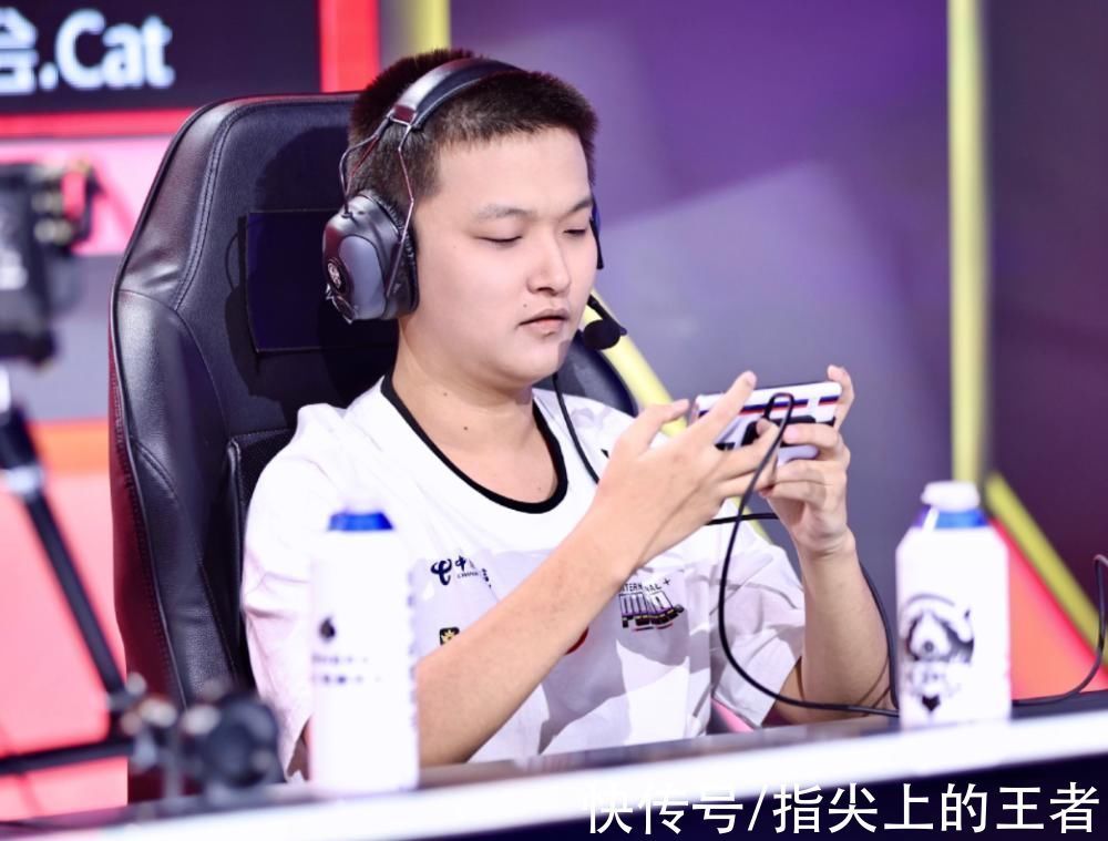 成都AG超玩会四连冠背后的艰辛与挑战：从黑马佛山DRG看KPL的王朝延续
